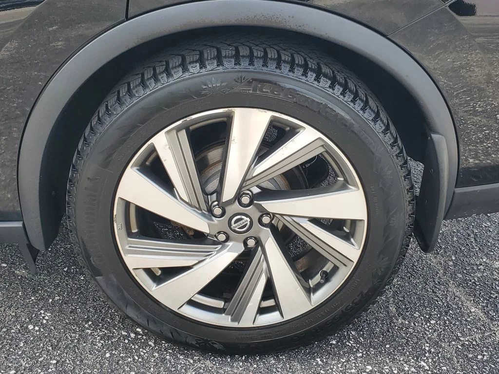 Used 2020 Black Nissan SL image 33