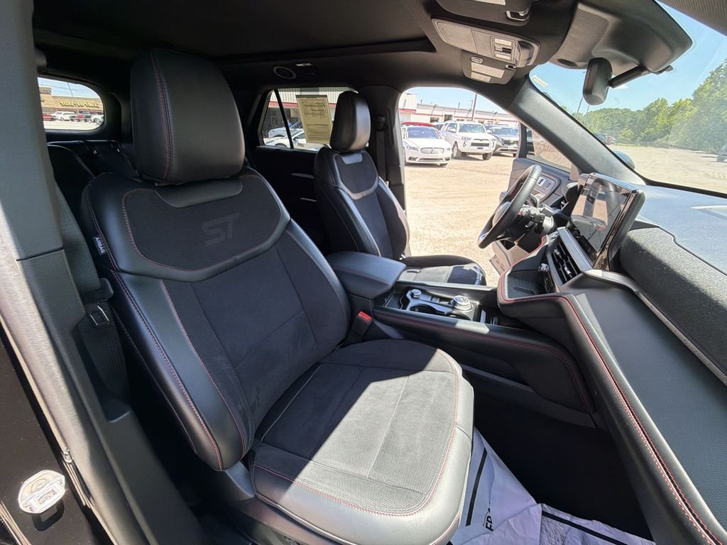 Used 2025 Black Ford ST image 26