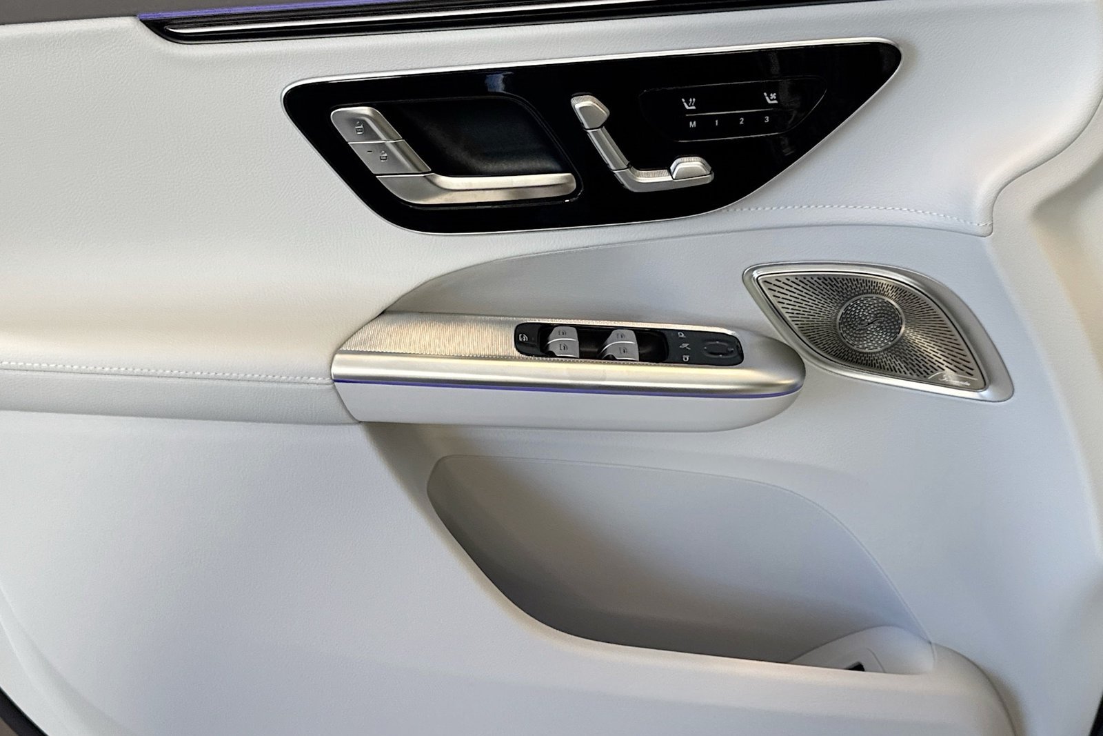 New 2026 Sonoran Brown Metallic Mercedes-Benz EQE 320 image 16