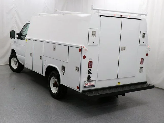 New 2025 Oxford White Ford E-350 SRW image 8