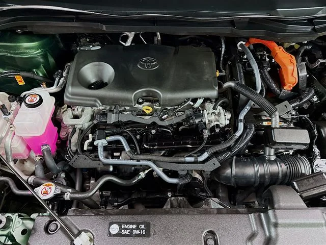 Used 2025  Toyota Platinum image 33