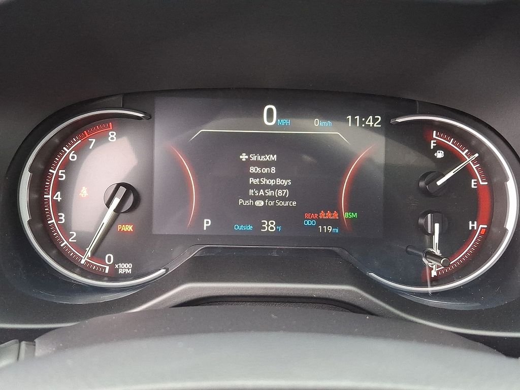 2025 Toyota RAV4 XLE - Photo 16