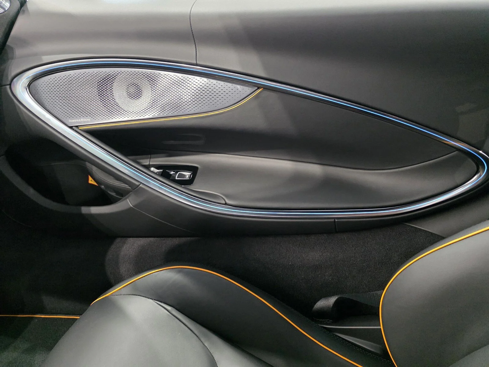 Used 2025 MSO Tokyo Cyan McLaren TechLux Coupe image 15