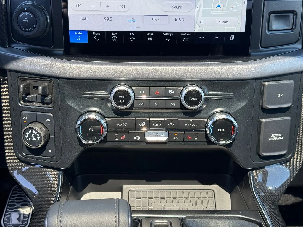 2025 Ford F-150 XLT - Photo 10