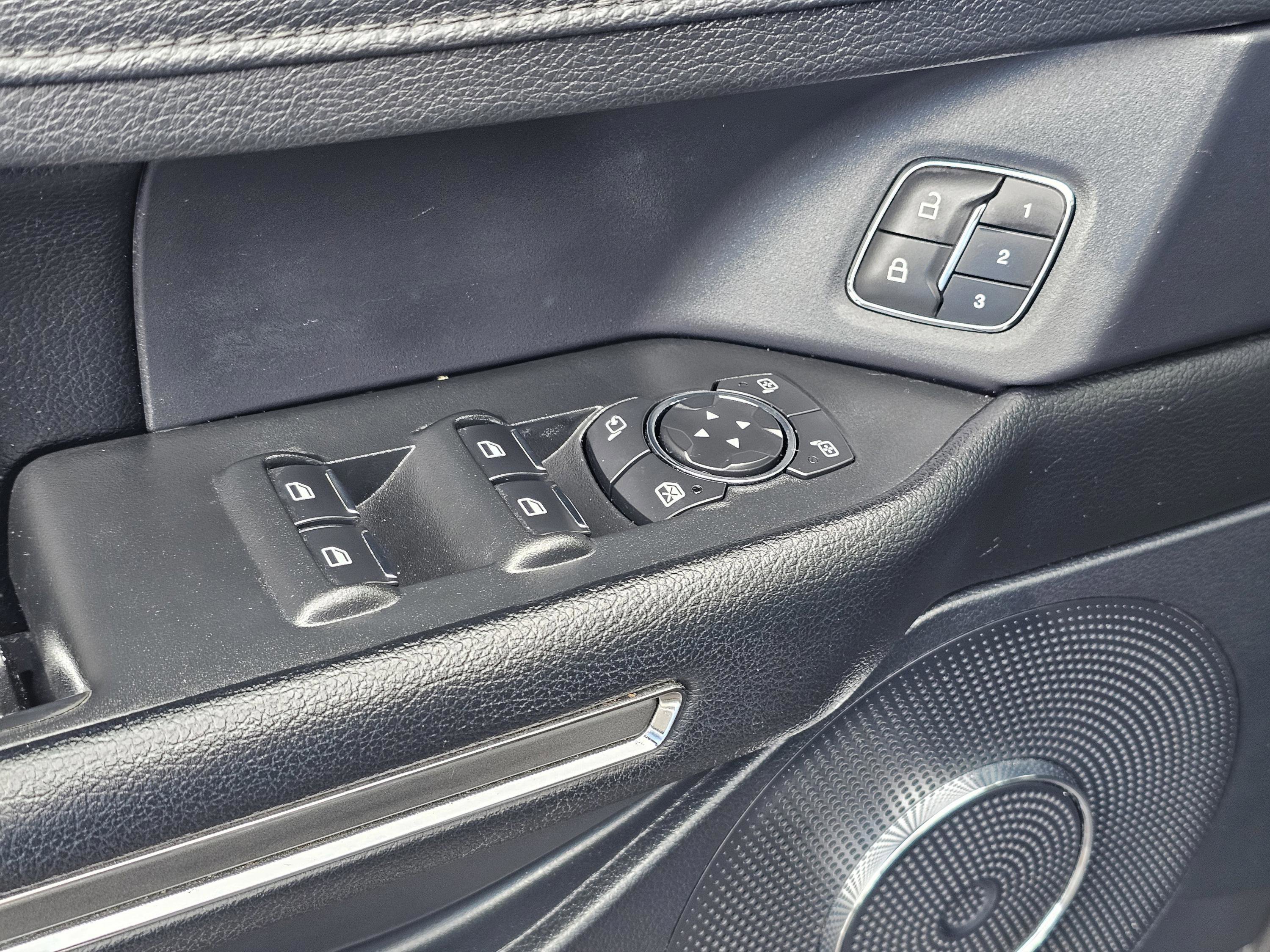 Used 2020 Magnetic Metallic Ford XLT image 15
