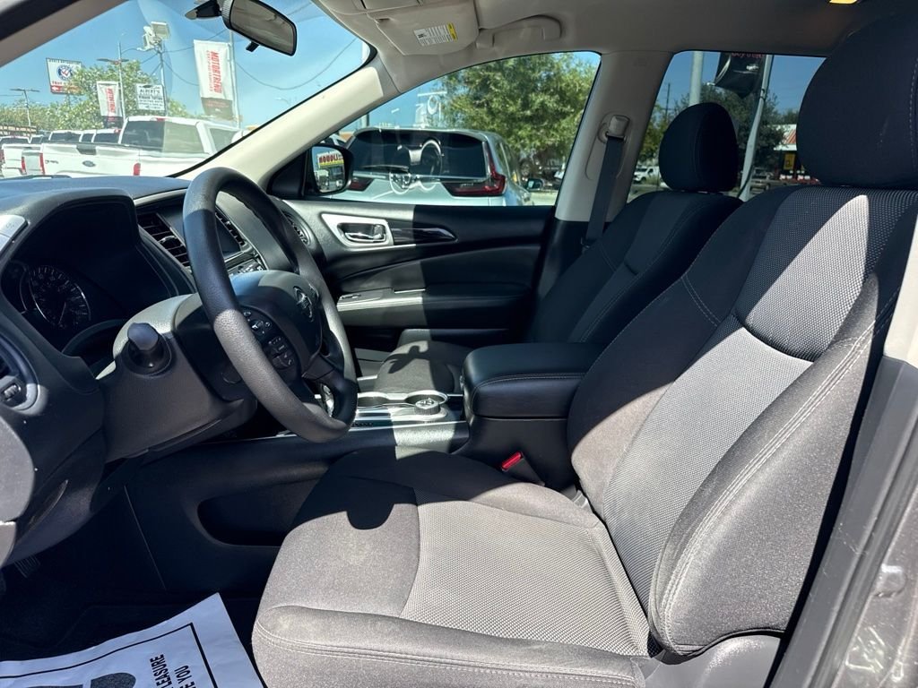 Used 2020 Gray Nissan S image 10