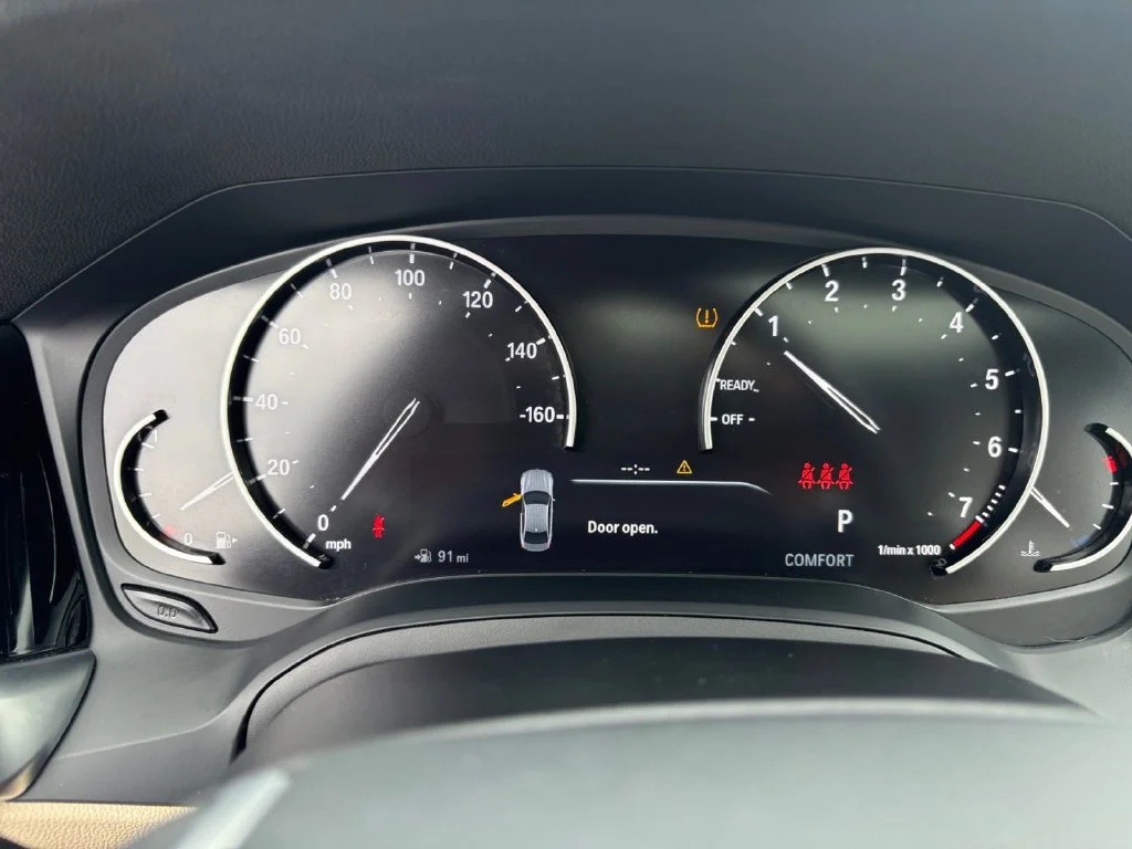 Used 2019 White BMW 330i xDrive image 19