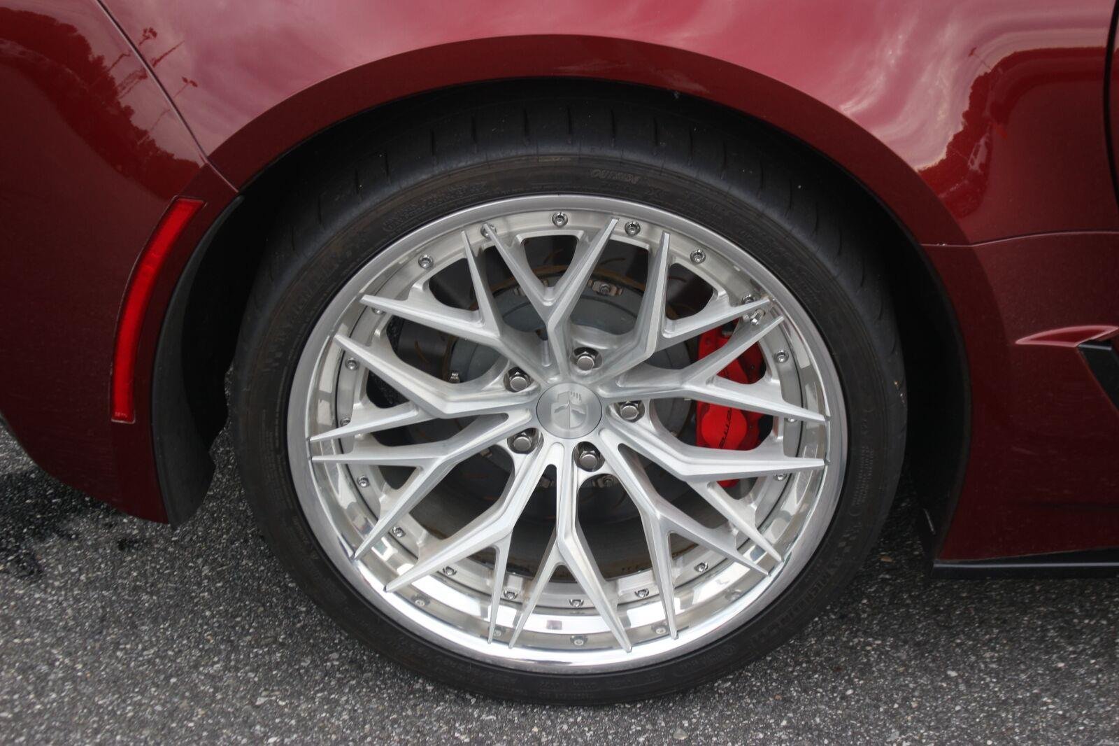 Used 2019 LONG BEACH RED METALLIC TINTCOAT Chevrolet Z06 2LZ image 39