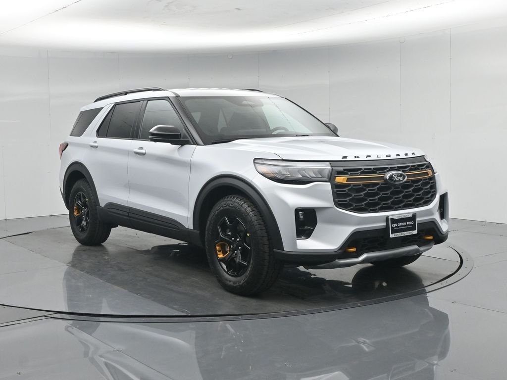 New 2026 Space White Metallic Ford Tremor image 57