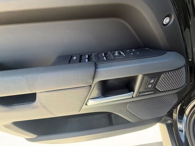Used 2024 Black Land Rover X-Dynamic SE image 11