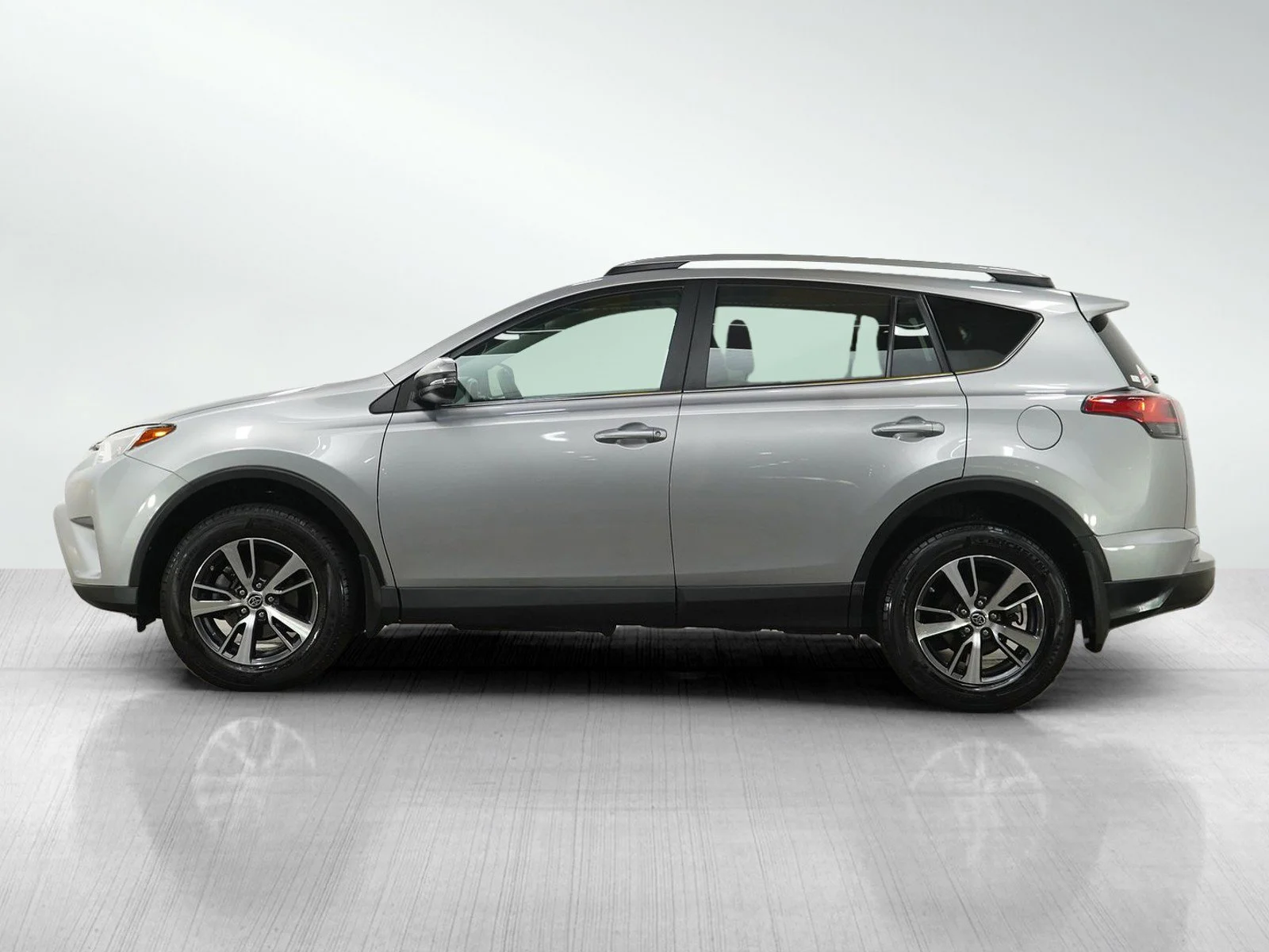 Used 2017 Toyota RAV4 XLE with VIN 2T3RFREV9HW609836 for sale in Burnsville, Minnesota