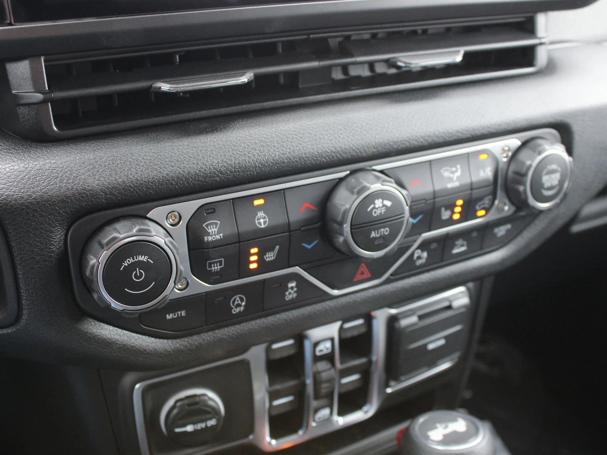 Used 2025 Black Jeep Sport S* 4 Door 4x4, Safety Group, Heated Seats, Remote Start image 19