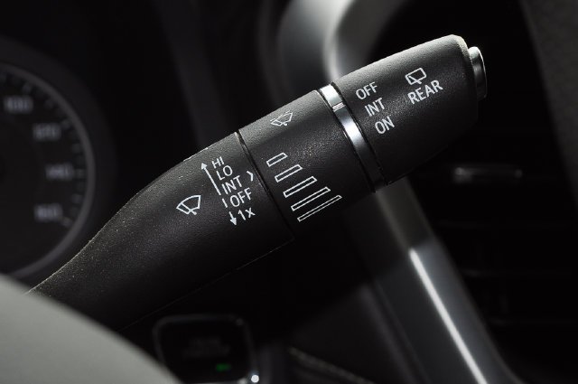 Used 2021 Black GMC SLE image 33