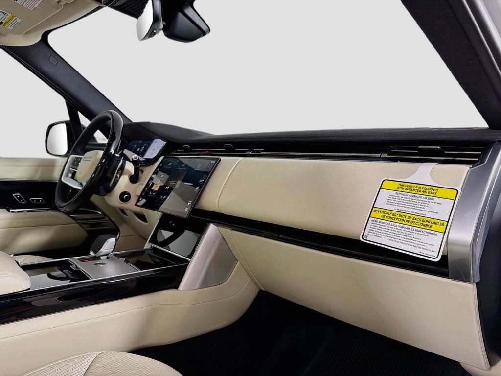 New 2026 Fuji White Land Rover SE image 31
