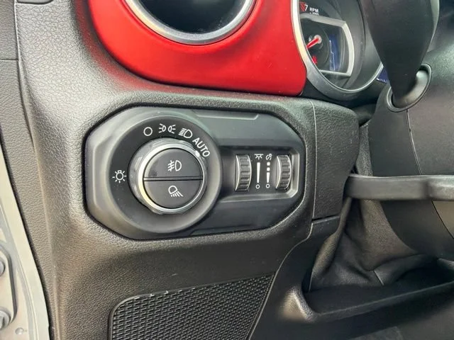 Used 2020  Jeep Rubicon image 22