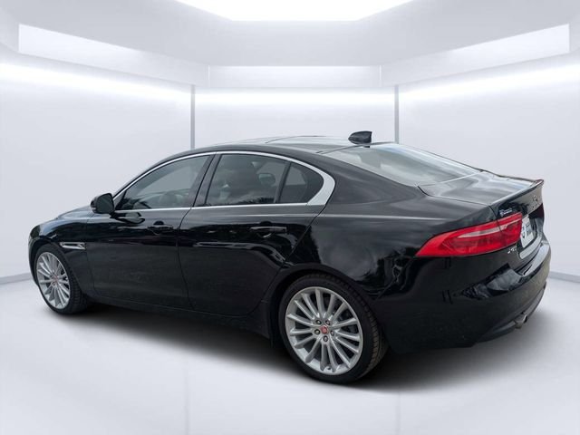 Used 2019 Silver Jaguar 30t Portfolio image 5