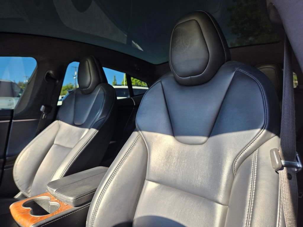 Used 2020 Pearl White Multi-Coat Tesla  image 22