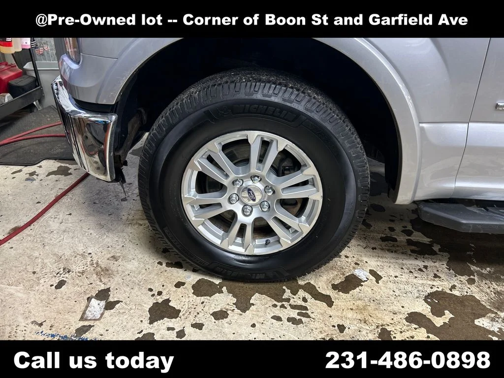 Used 2015 Silver Ford Lariat image 11