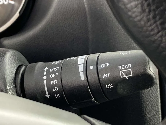 Used 2010 Silver Nissan S image 16