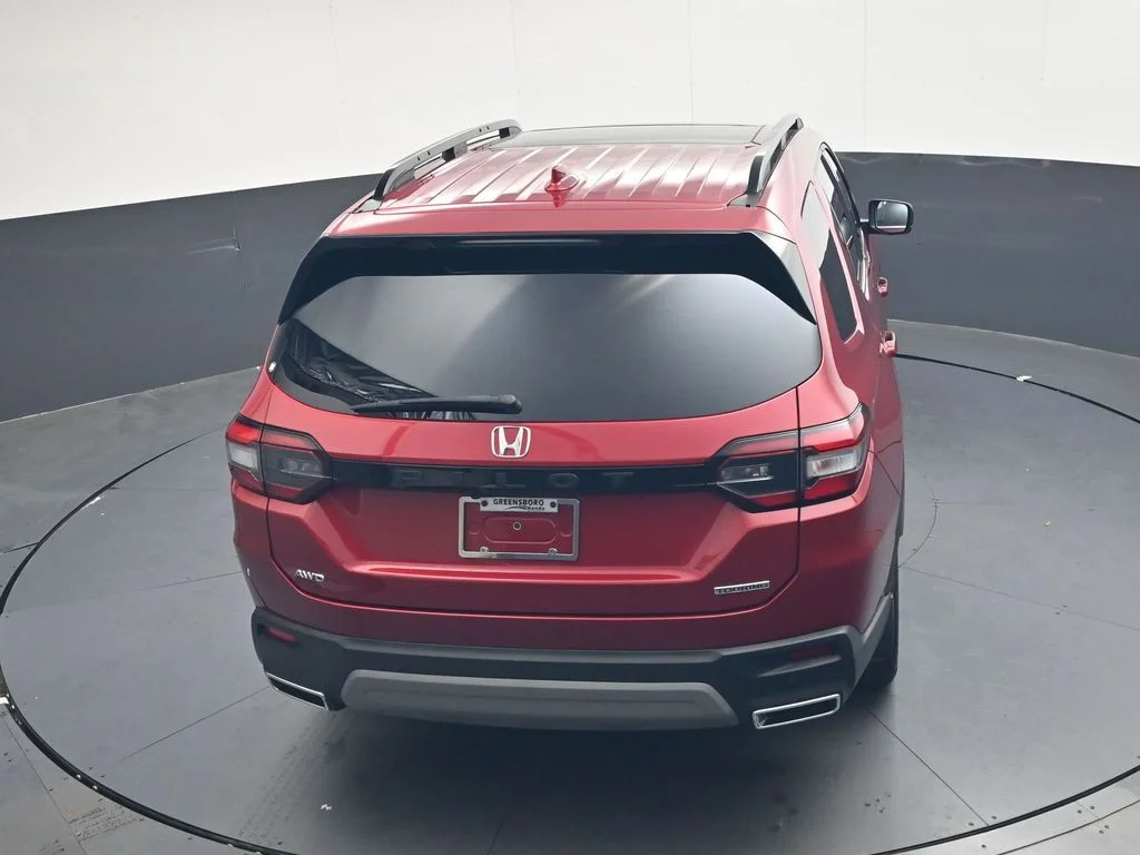 Used 2024 Radiant Red Metallic II Honda Touring image 28