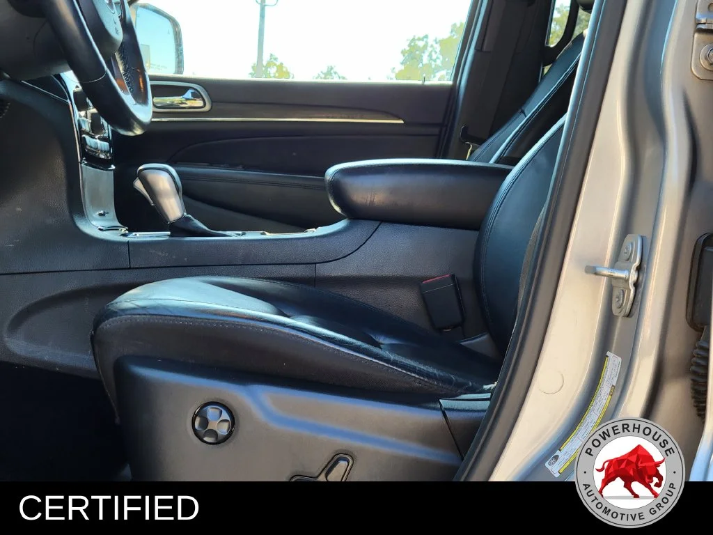 Used 2019 Silver Jeep Limited image 26