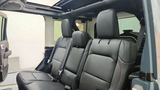 New 2026 Anvil Clear-Coat Exterior Paint Jeep Rubicon X image 21