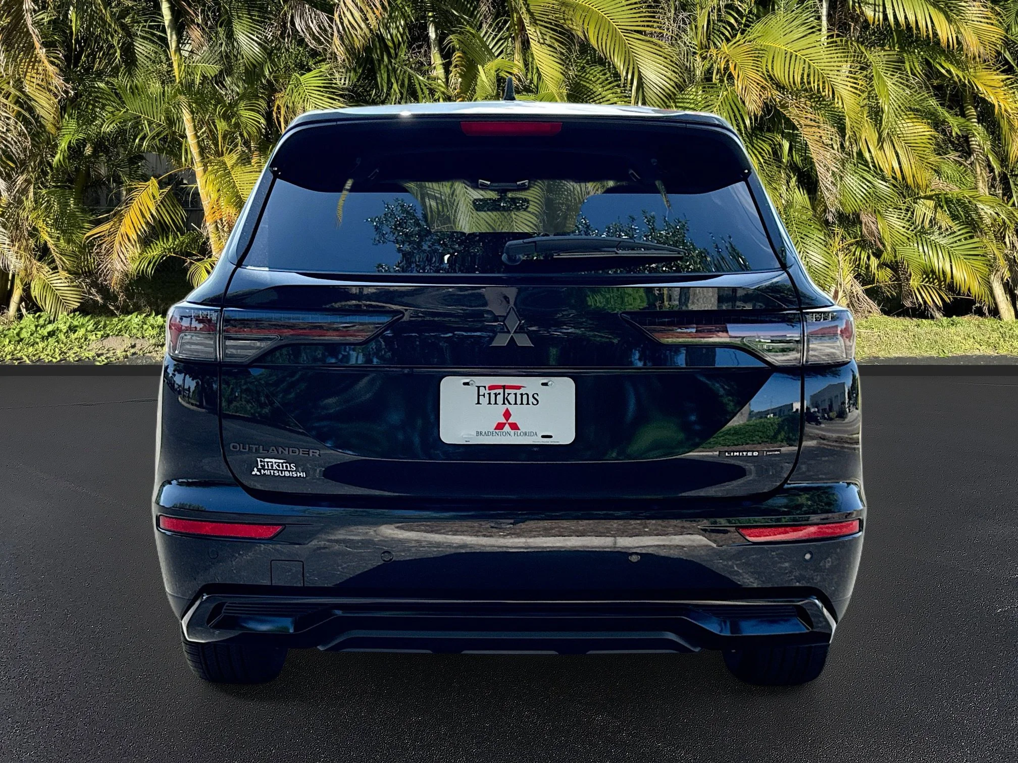 New 2026 Black Diamond Mitsubishi LE image 4