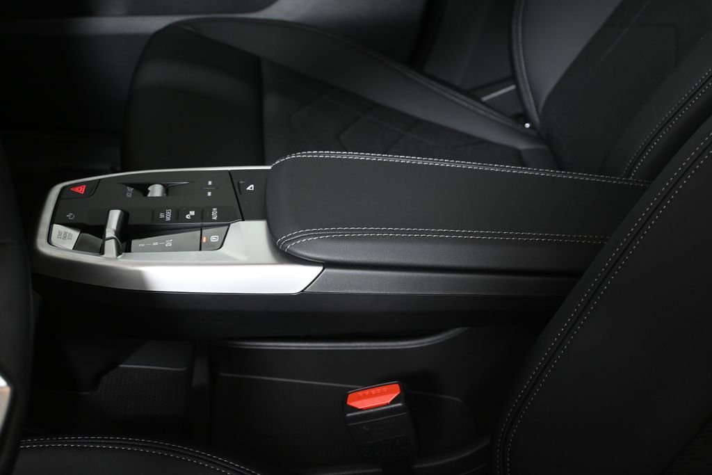 New 2026 Jet Black BMW xDrive28i image 25