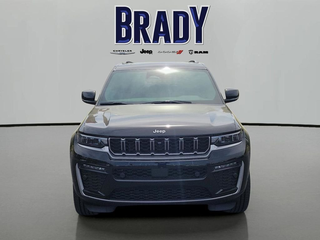 New 2026 Diamond Black Crystal Pearl-Coat Exterior Paint Jeep Limited image 8
