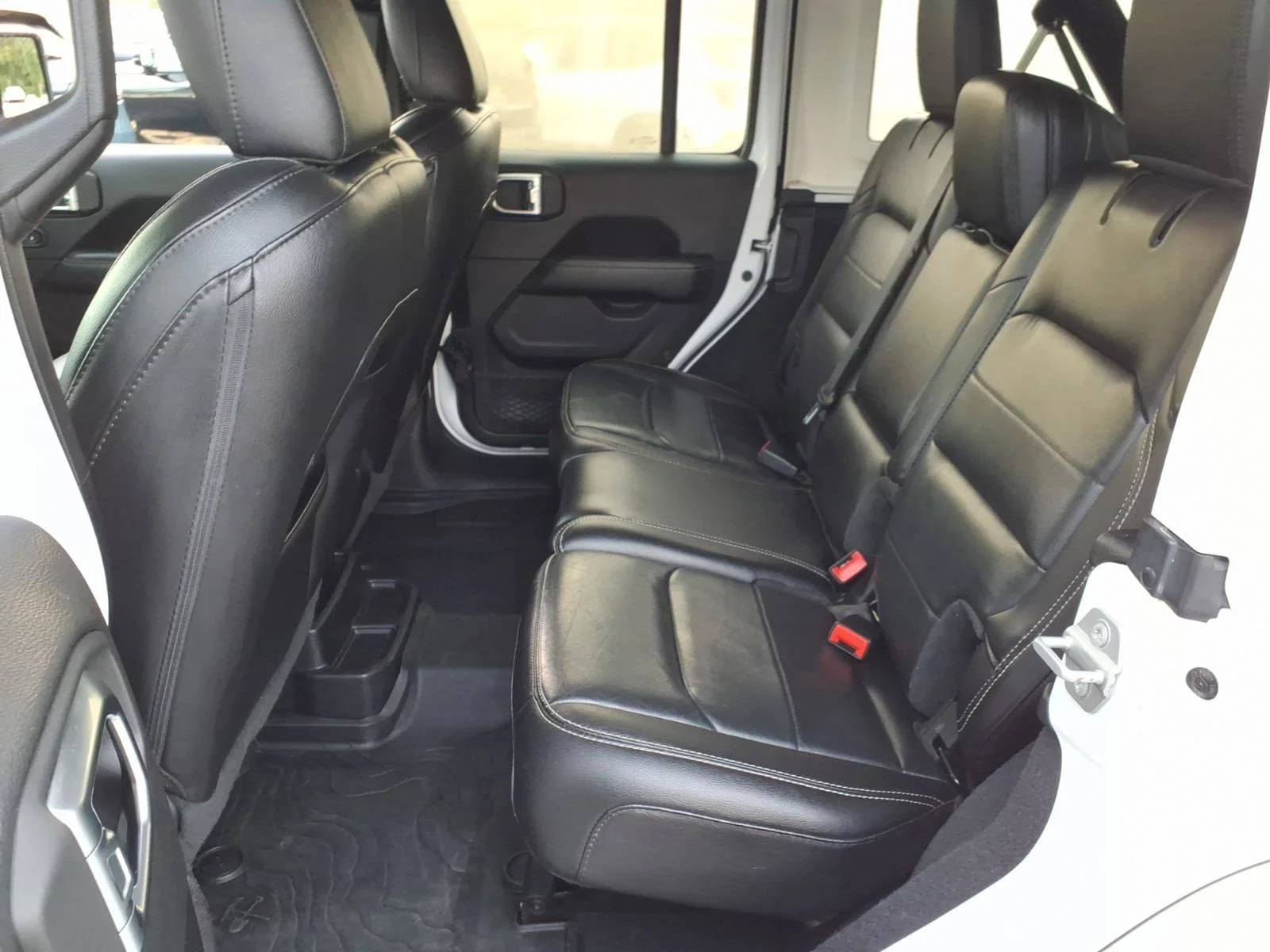 Used 2020 Bright White Clearcoat Jeep Sahara image 7