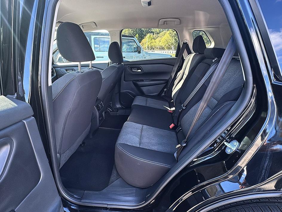 Used 2025 Super Black Nissan SV image 17