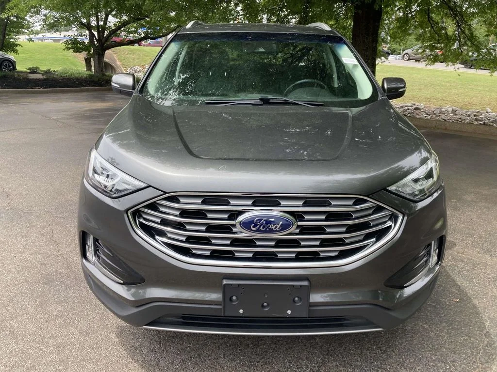 Used 2019 Gray Ford SEL image 6