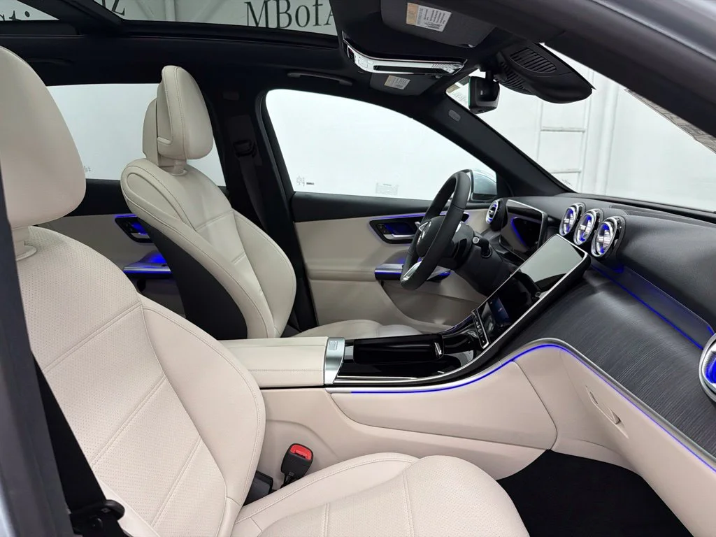 New 2027 Silver Mercedes-Benz GLC 300 image 28