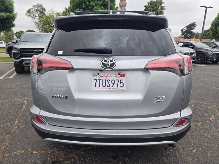 Used 2016 Silver Toyota XLE image 4