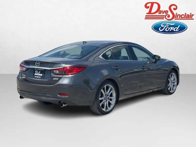 Used 2014  Mazda i Grand Touring image 7