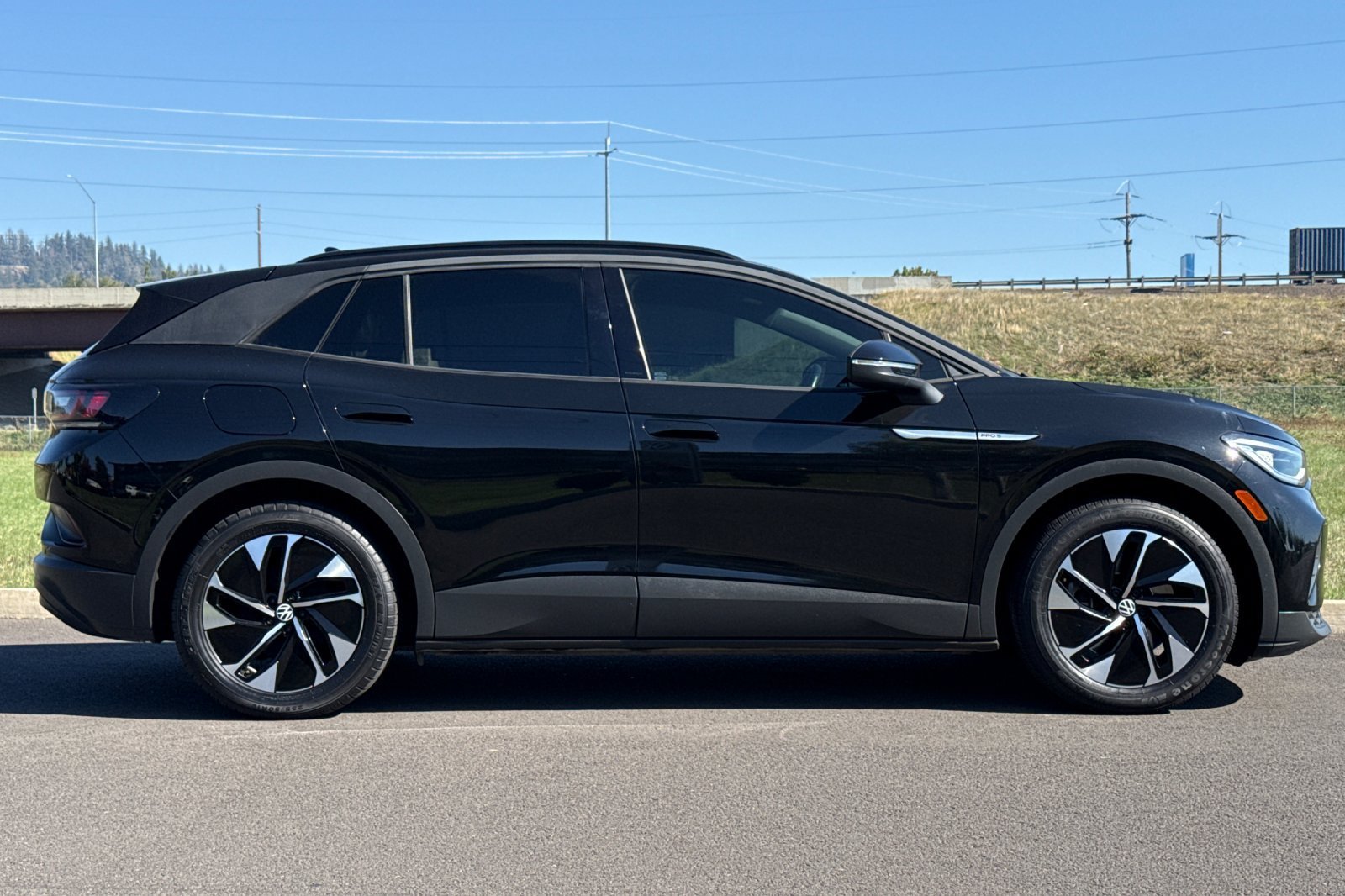 Used 2021 Volkswagen ID.4 PRO S with VIN WVGTMPE25MP035310 for sale in Eugene, OR