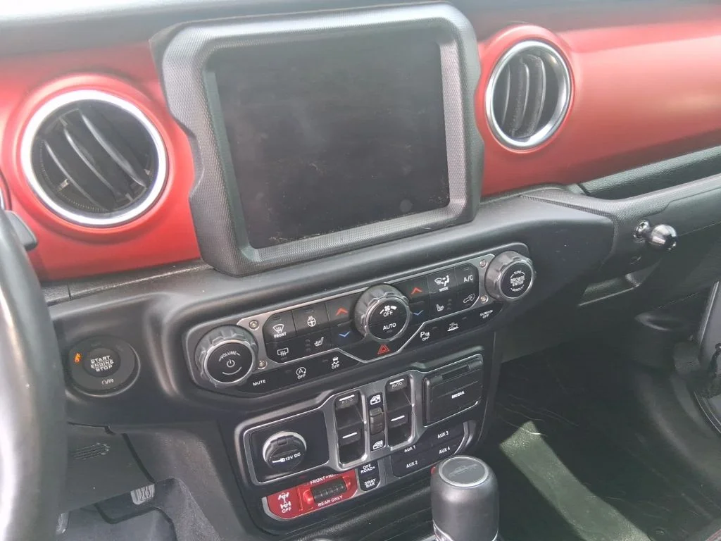 Used 2020 Silver Jeep Rubicon image 14