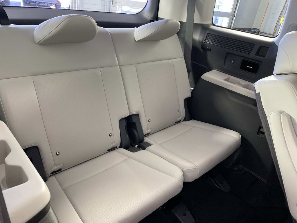Used 2026 White Hyundai Calligraphy image 12