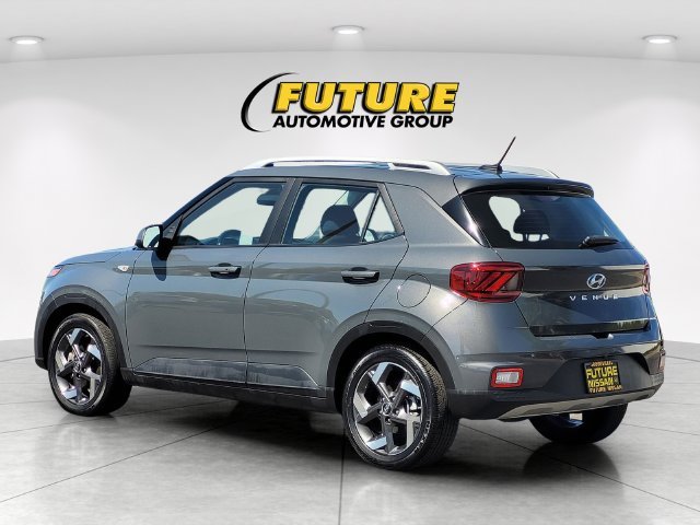 Used 2025 Gray Hyundai SEL image 7