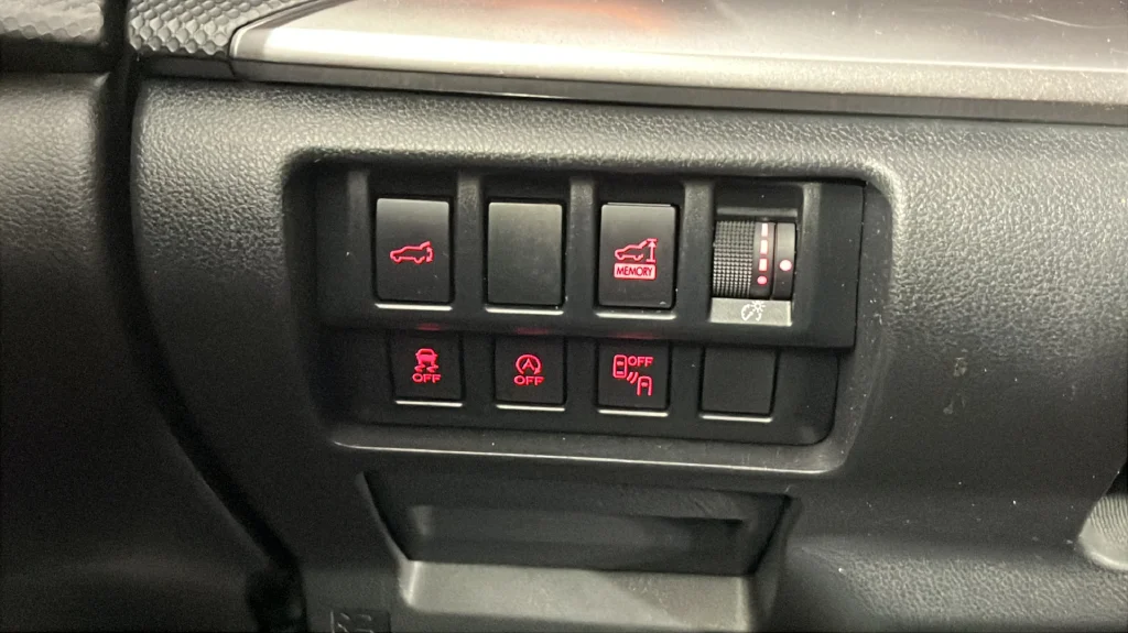 Used 2019 Silver Subaru Sport image 31