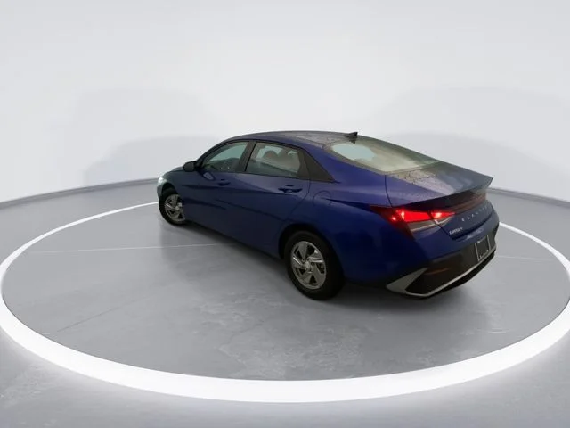Used 2025 Blue Hyundai SE image 4