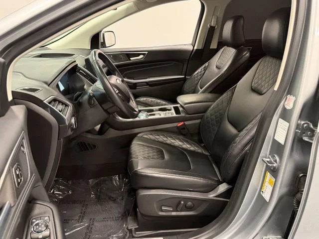 Used 2023 Silver Ford Titanium image 10