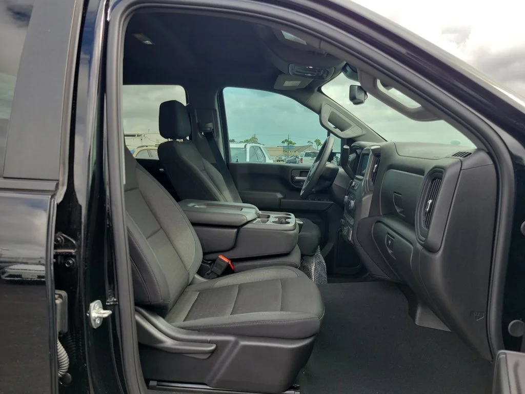2025 Chevrolet Silverado 2500HD Custom - Photo 27