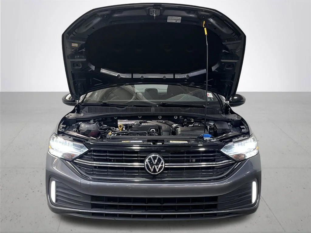 Used 2022 Gray Volkswagen 1.5T Sport image 6