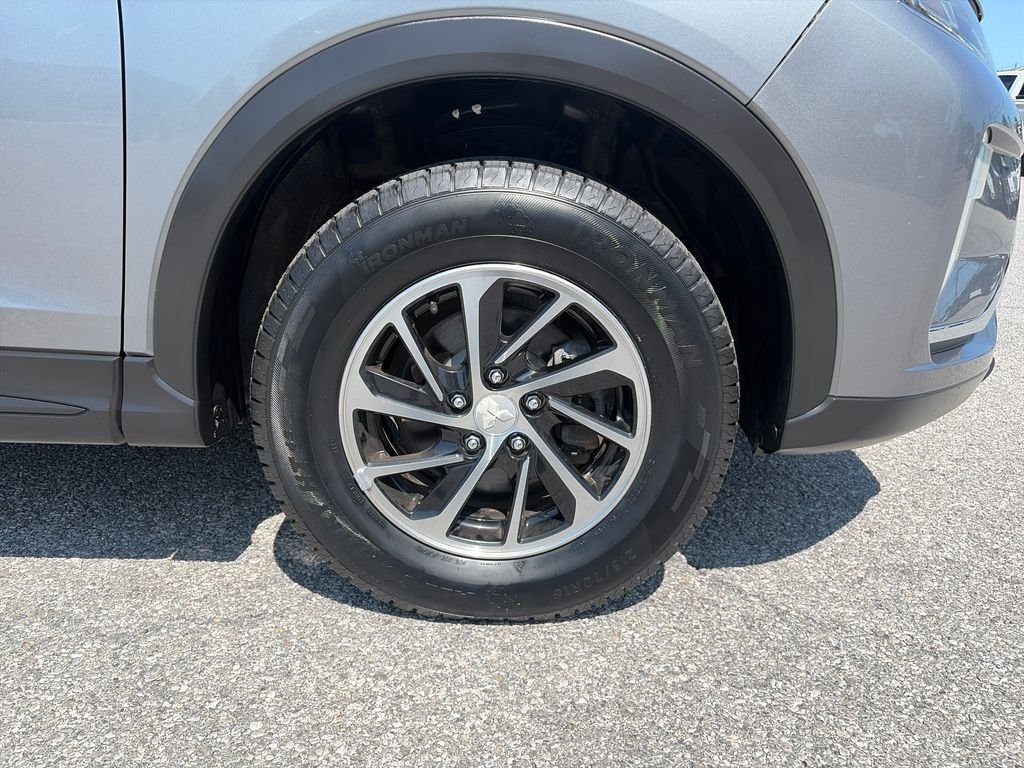 Used 2020 Silver Mitsubishi ES image 40