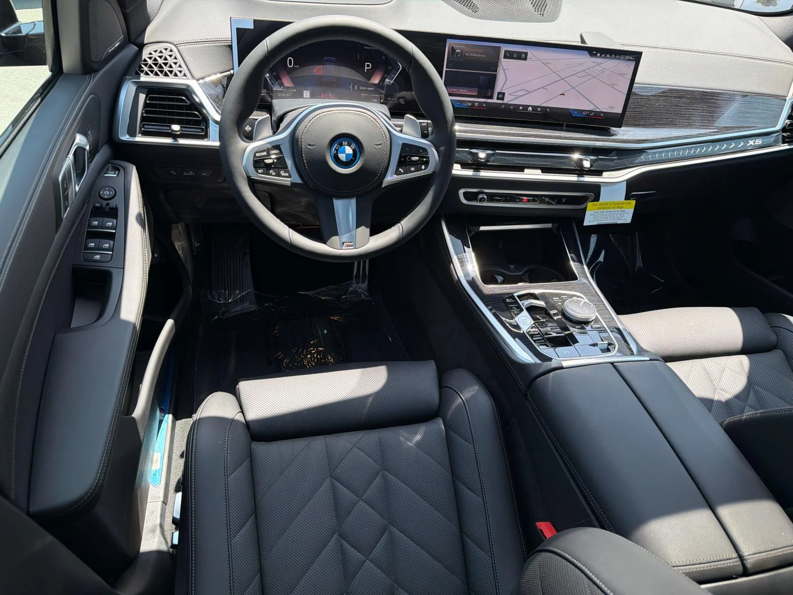 New 2026 Black Sapphire Metallic BMW xDrive50e Plug-In Hybrid image 11