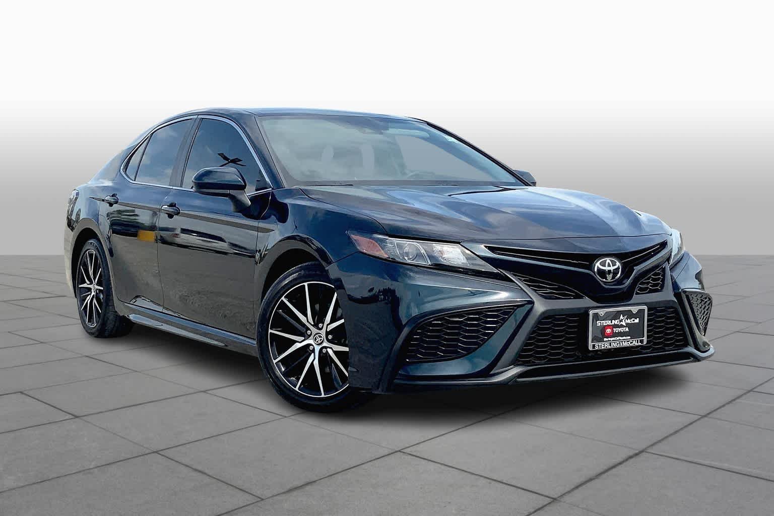 Used 2021 Galactic Aqua Mica Toyota SE image 3
