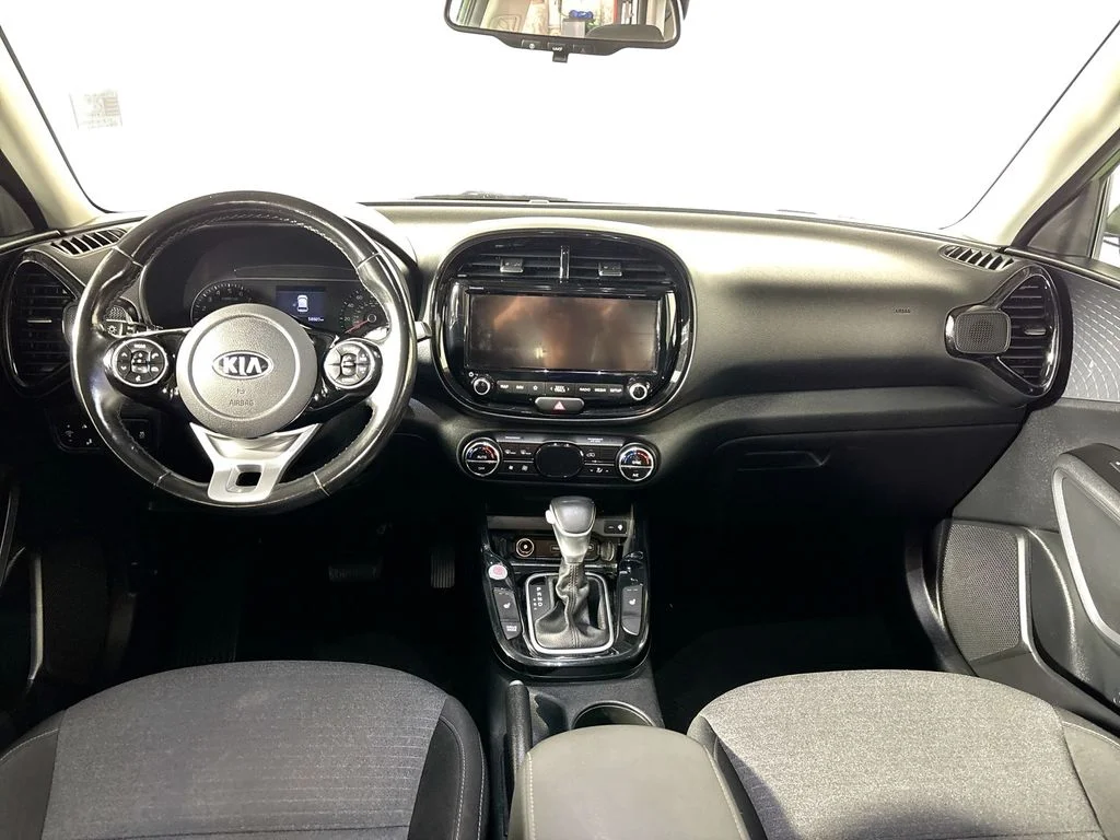 Used 2021 Green Kia EX image 12