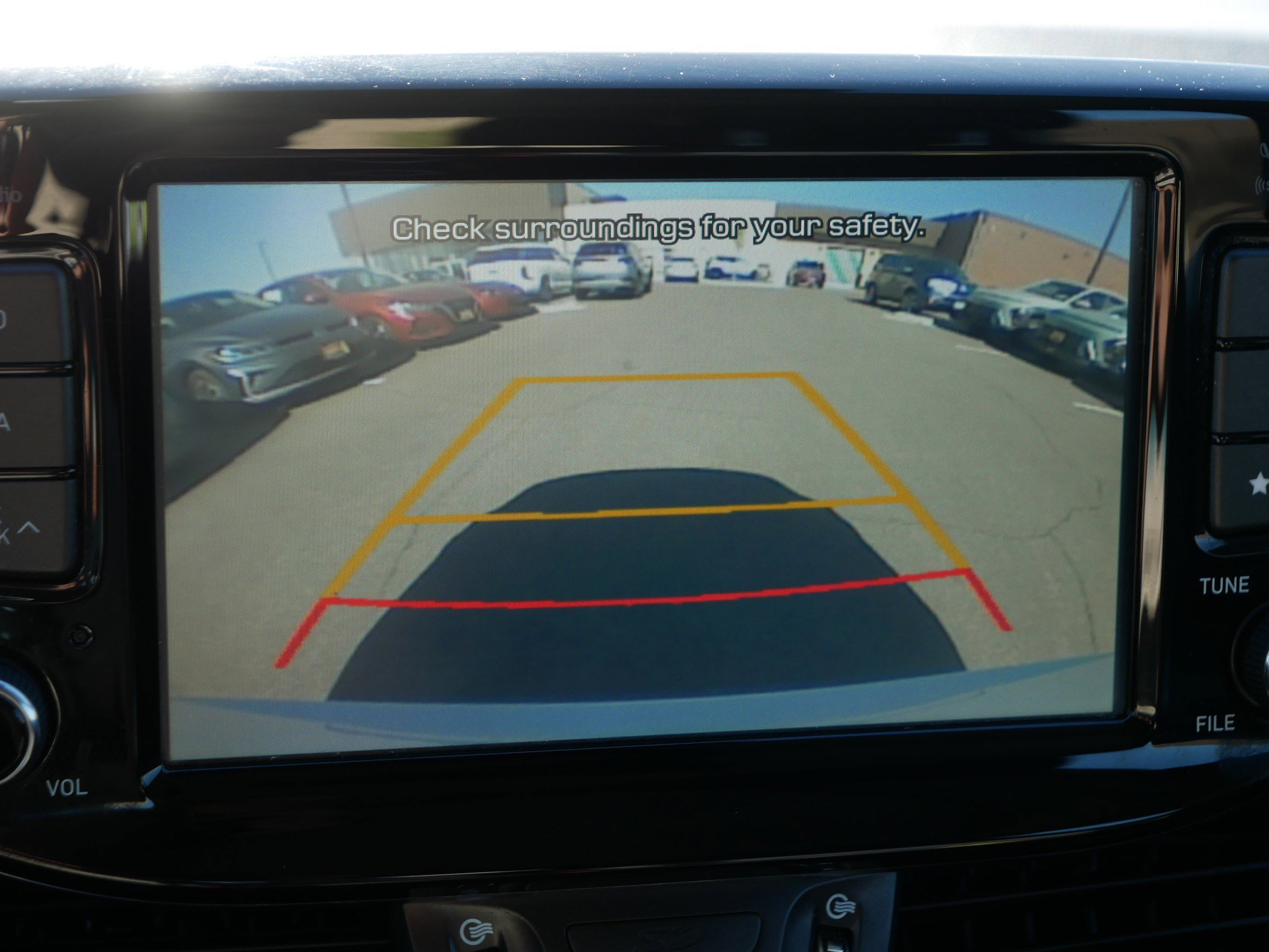 Used 2018 Ceramic White Hyundai  image 27