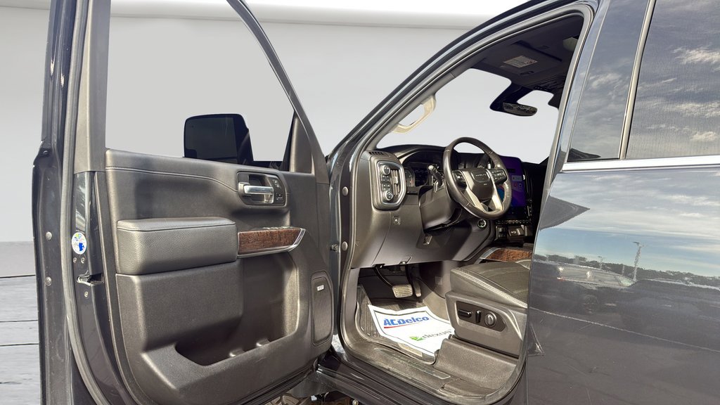 Used 2021 CARBON BLACK METALLIC GMC Denali image 23